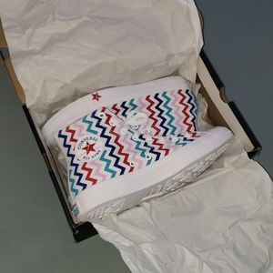 CONVERSE LADIES SZ 9 UK SZ 7 BRAND NEW